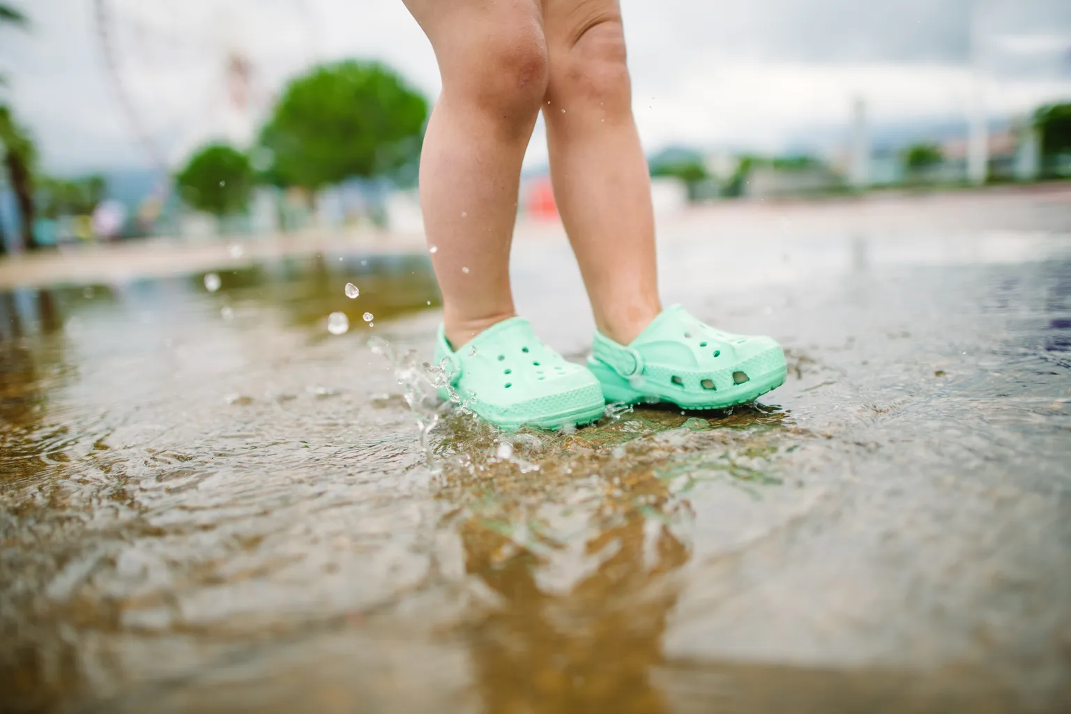 市场过度反应：Crocs股票（纳斯达克股