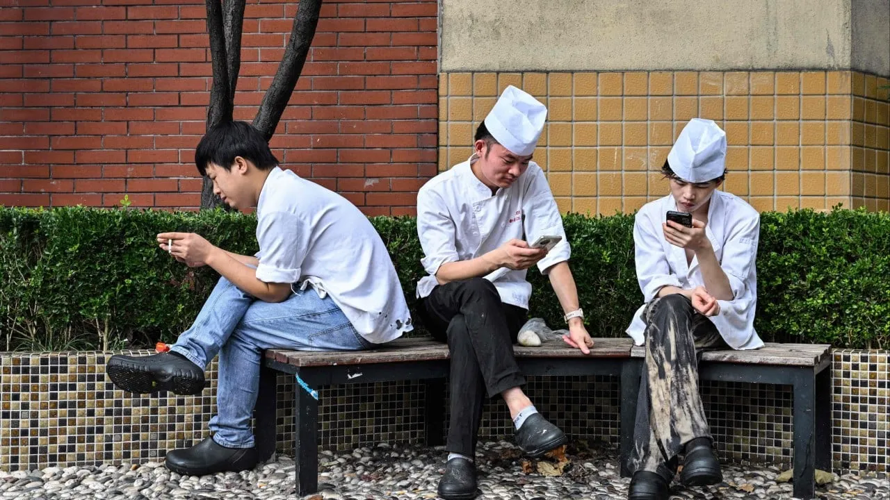 AI创新：智普AI在北京实现智能手机运营